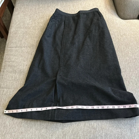 Vintage handmade wool and silk grey skirt size medium - Picture 6 of 11